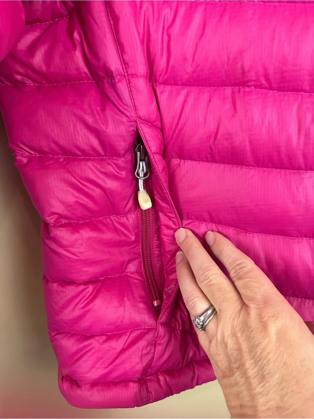 Lands End Girls L 14-16 Magenta Pink 80% Down Puffer Jacket Coat Gorpcore Light